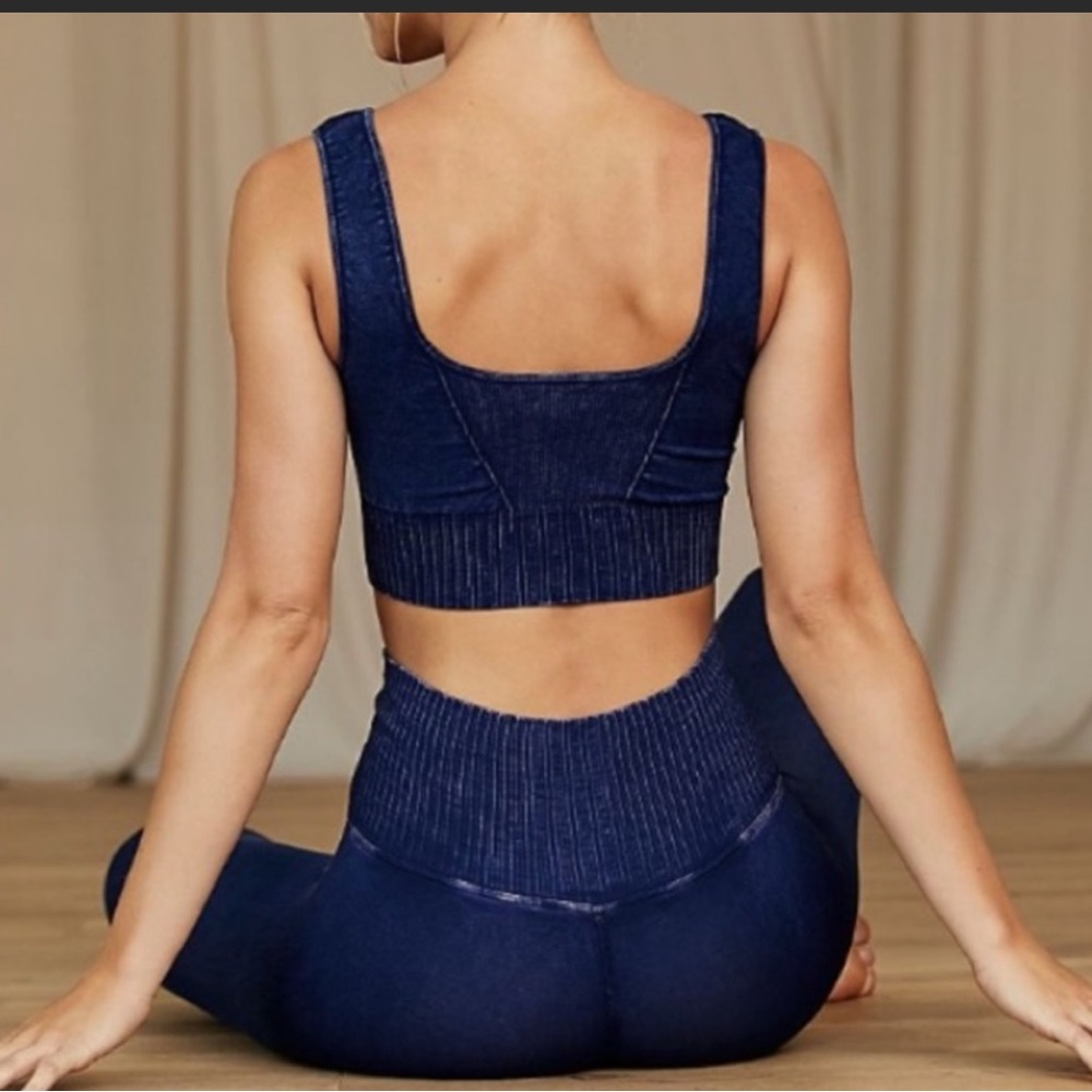 Good Karma Free People Movement Set